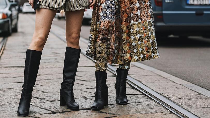 Boots dürfen diese Herbst- und Winter-Saison weit über die Knöchel hinausragen.