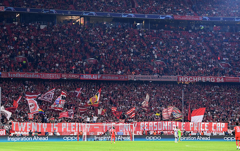 Bereits seit Jahren protestiert die aktive Fanszene des FC Bayern gegen Ticketpreise in der Champions League – wie  beim Heimspiel gegen den FC Barcelona im Herbst 2022 (2:0).