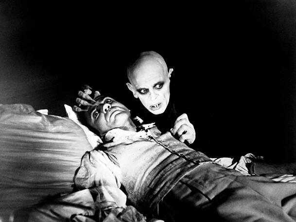 Der Vampir Nosferatu aus dem Film "Nosferatu – Phantom der Nacht" im Jahr 1979. Der Vampir Nosferatu aus dem Film "Nosferatu – Phantom der Nacht" im Jahr 1979.