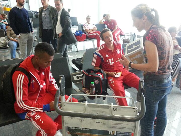 Bilder vom Flughafen München: Der FC Bayern vor dem Abflug in die USA.