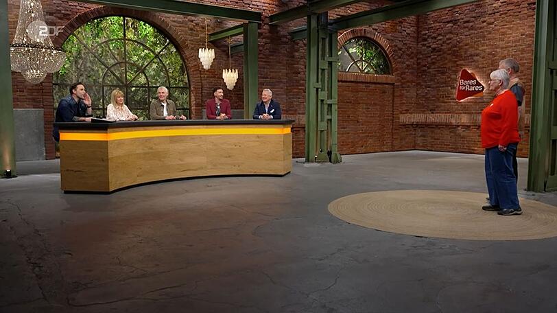 "Können sie uns jetzt überhaupt noch hören?", witzelte David Suppes (links) in Richtung der Verkäufer. "Können sie uns jetzt überhaupt noch hören?", witzelte David Suppes (links) in Richtung der Verkäufer.