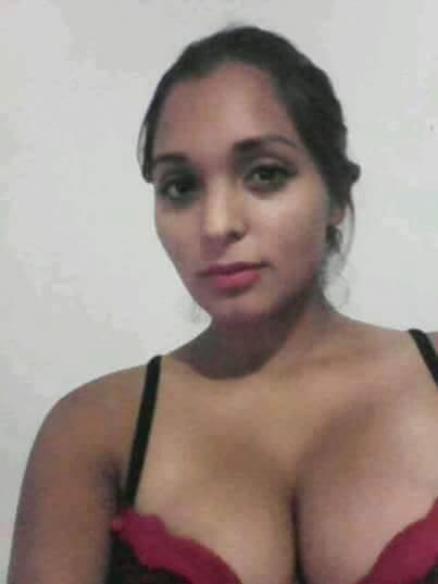 Mit einem Nackt-Foto im Dienst hat sich die mexikanische Polizistin Nidia Garcia Ärger eingebrockt. Ihre Facebook-Seite und zahlreiche Fans-Seiten zeigen: Die Mexikanerin macht gerne sexy Bilder.