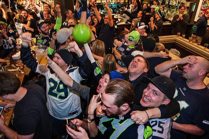 Die Fans der Seattle Seahwaks feierten ausgelassen den klaren Sieg ihrer Super-Bowl-Helden.