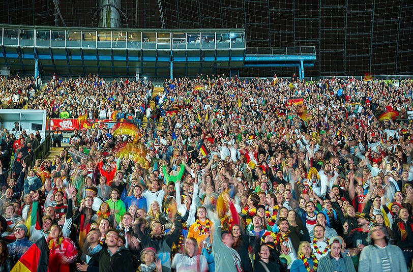 Public Viewing im Olympiastadion: Gute Stimmung garantiert.