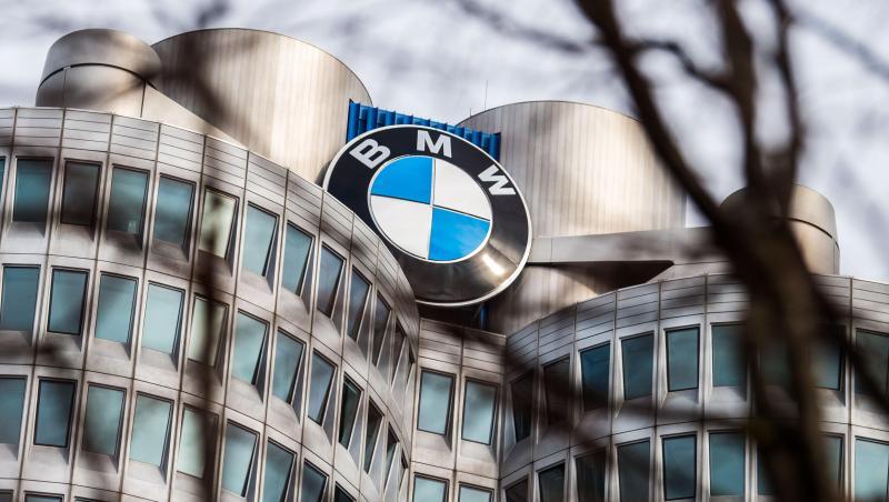 Das Logo von BMW ist auf dem Dach der Firmenzentrale in München zu sehen. Foto: Lino Mirgeler/Archiv Das Logo von BMW ist auf dem Dach der Firmenzentrale in München zu sehen. Foto: Lino Mirgeler/Archiv