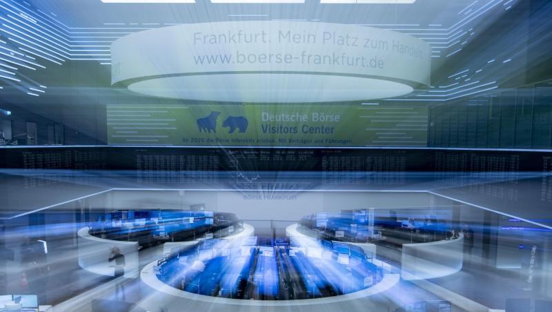 Der Handelssaal der Börse Frankfurt: Der Kursrutsch an der deutschen Aktienbörse beschleunigt sich. Der Handelssaal der Börse Frankfurt: Der Kursrutsch an der deutschen Aktienbörse beschleunigt sich.