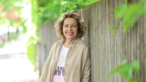 Die Schauspielerin Michaela May (71) ist aktuell im Kino im Film &bdquo;Ein M&uuml;nchner im Himmel&ldquo; zu sehen.
