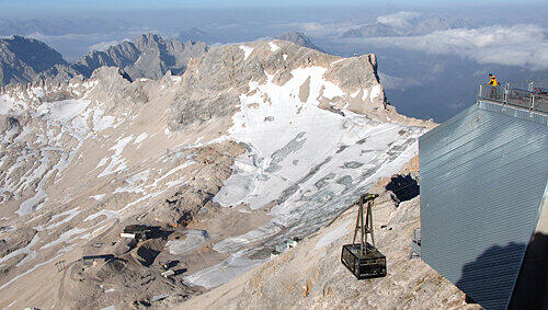 Seit einer Woche werden zwei Bergsteiger auf der Zugspitze vermisst Seit einer Woche werden zwei Bergsteiger auf der Zugspitze vermisst