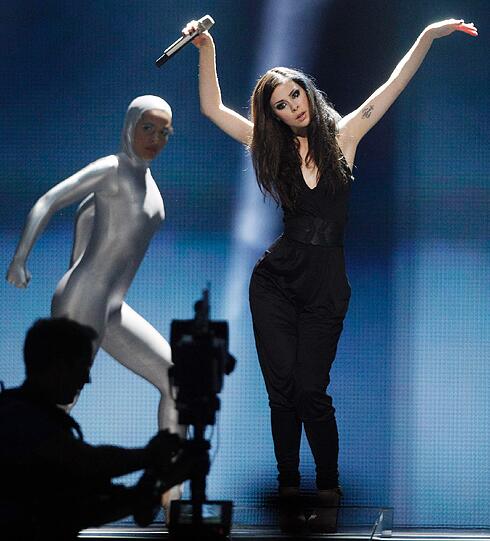 Startnummer 16 soll in diesem Jahr Glück für Deutschland bringen. Lena Meyer-Landrut geht entspannt in die Finalshow.