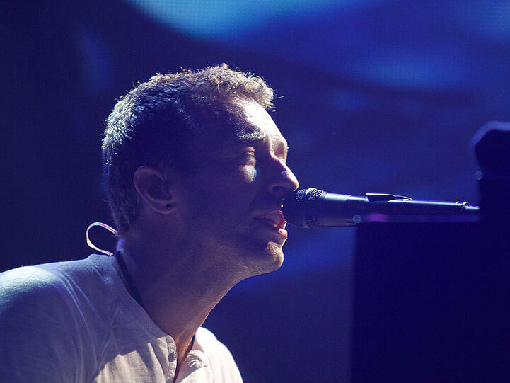 Chris Martin bei einem Auftritt mit Coldplay beim SXSW-Festival