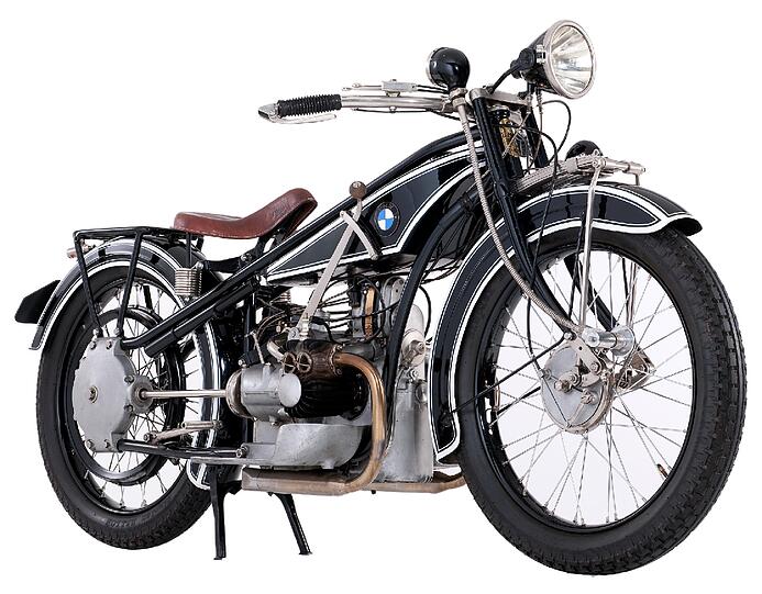 Erstmals auf der Straße: Nachdem bis dahin nur Motoren vor allem für Flugzeuge gebaut werden, fertigt BMW ab 1923 das erste Motorrad der Firmengeschichte.
