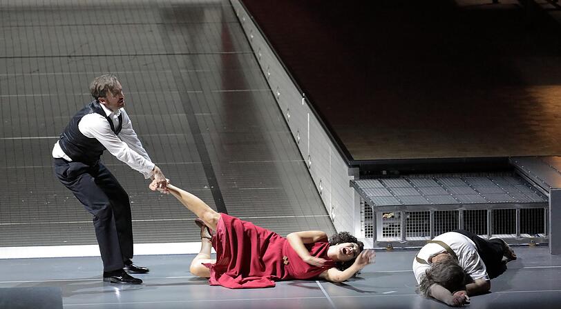 Marlis Petersen als Salome in Krzysztof Warlikowskis Neuinszenierung der Oper von Richard Strauss im Nationaltheater.
