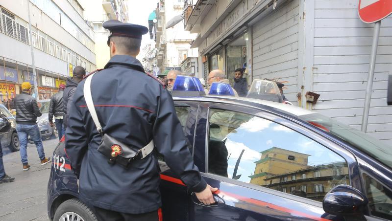 Kampf gegen die Mafia: Carabinieri im Einsatz. Kampf gegen die Mafia: Carabinieri im Einsatz.