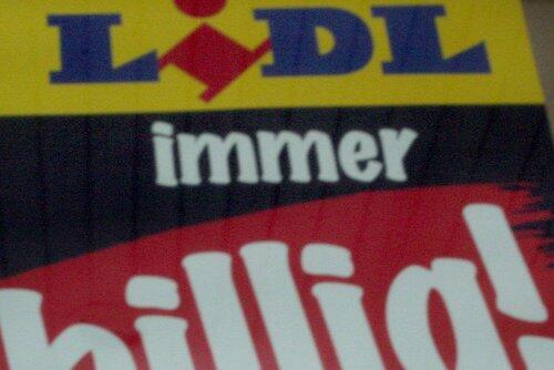 ...und immer wachsam. Der Discounter Lidl hat ein großes Interesse an den Mitarbeitern.