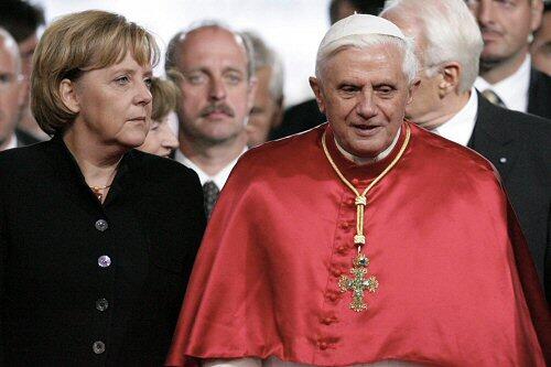 Kanzlerin Merkel hat wohl ein "gutes und konstruktives" Telefonat mit dem Papst geführt.