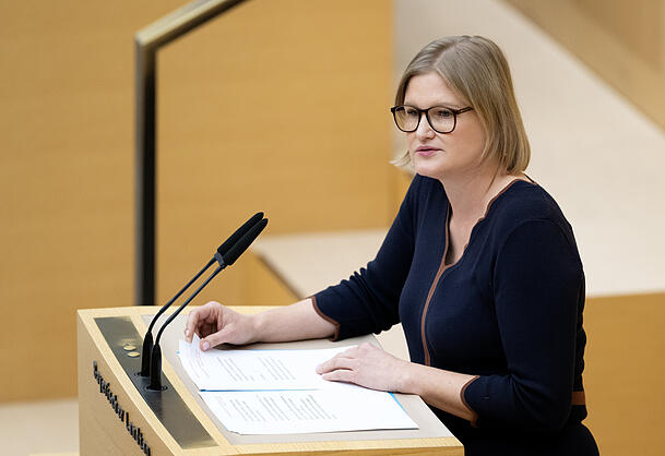 Katrin Ebner-Steiner, Vorsitzende der AfD-Fraktion im bayerischen Landtag: Sie nutzte die Schlussworte vor der Sommerpause für eine Provokation. Katrin Ebner-Steiner, Vorsitzende der AfD-Fraktion im bayerischen Landtag: Sie nutzte die Schlussworte vor der Sommerpause für eine Provokation.