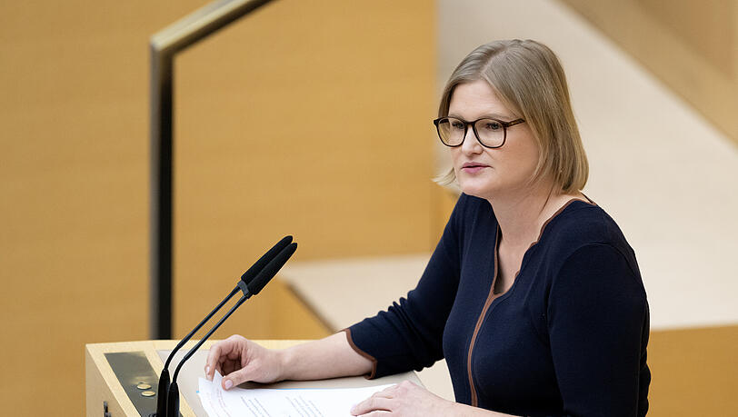 Katrin Ebner-Steiner, Vorsitzende der AfD-Fraktion im bayerischen Landtag: Sie nutzte die Schlussworte vor der Sommerpause für eine Provokation. Katrin Ebner-Steiner, Vorsitzende der AfD-Fraktion im bayerischen Landtag: Sie nutzte die Schlussworte vor der Sommerpause für eine Provokation.