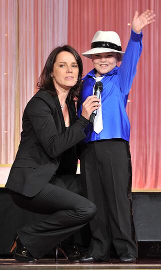 Moderatorin Desiree Nosbusch mit dem kleinen Rion.
