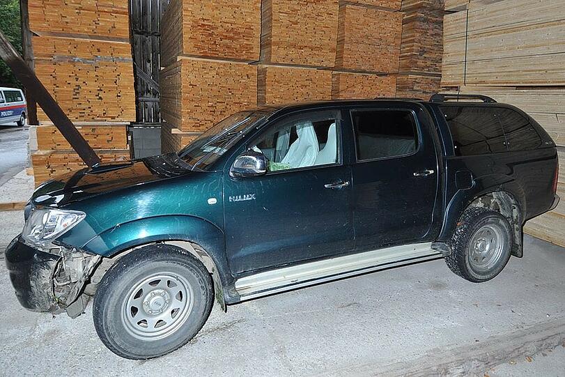 Ein Jäger und mutmaßlicher Wilderer richtet sein Gewehr auf der Flucht gegen Menschen. Vier Menschen sterben in Österreich. Die Polizei ist trotz Spezialeinheit von der eskalierten Situation mindestens überrumpelt.