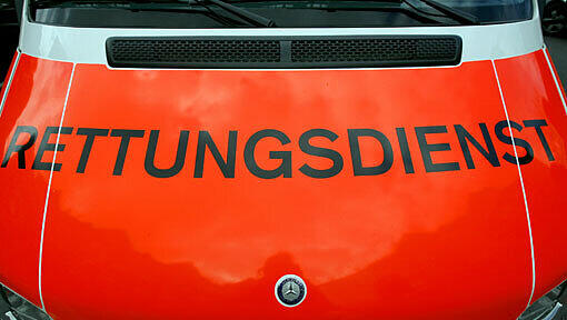 Der Rettungsdient rückt mit einem Großaufgebot an. Der Rettungsdient rückt mit einem Großaufgebot an.
