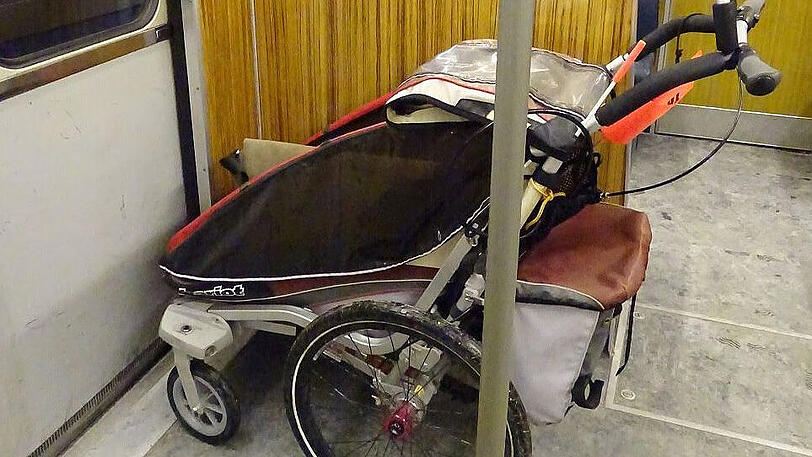 Als Kinderwagen umgebaute Fahrradanhänger sind ab sofort in den Transportmitteln der MVG erlaubt.