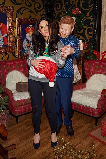 Auf den ersten Blick irritierend: Meghan und Harry als Live-Wachsfiguren...