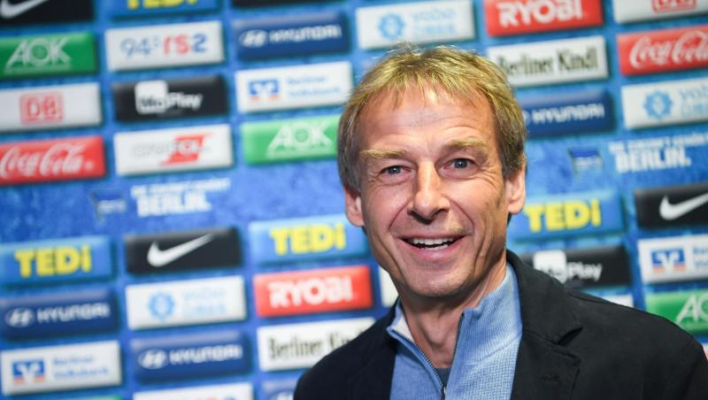 Soll Hertha BSC wieder aufbauen: Jürgen Klinsmann übernimmt bis Saisonende das Traineramt beim angeschlagenen Bundesligisten. Soll Hertha BSC wieder aufbauen: Jürgen Klinsmann übernimmt bis Saisonende das Traineramt beim angeschlagenen Bundesligisten.