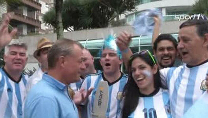 Fans vor dem Hotel der argentinischen Mannschaft Fans vor dem Hotel der argentinischen Mannschaft