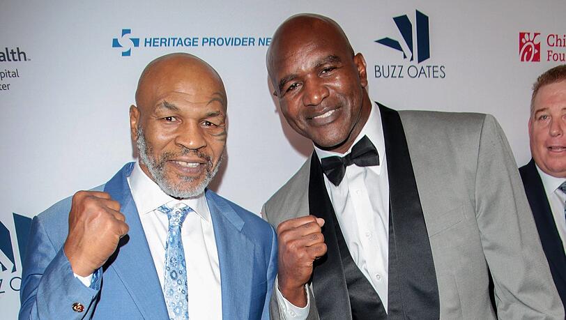 Mike Tyson und Evander Holyfield. Mike Tyson und Evander Holyfield.