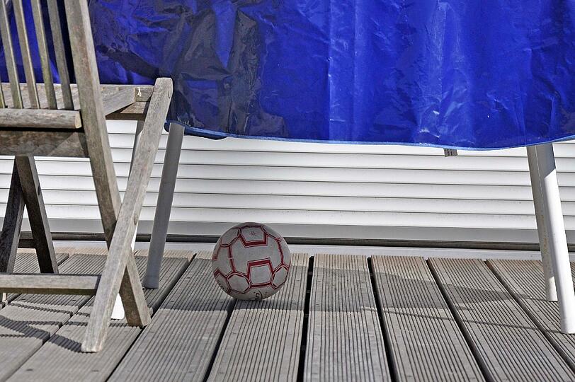 Die Umgebung in Emmering im Kreis Fürstenfeldbruck, in dem sich in der Nacht von Freitag auf Samstag ein Familiendrama abgespielt hat, aufgenommen am Samstag (18.08.2012).