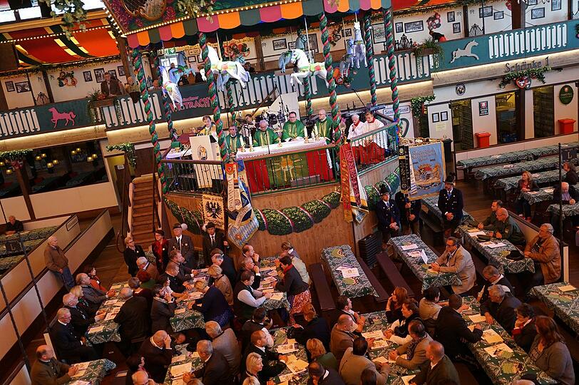 Wiesn-Gottesdienst am Donnerstag - die Bilder aus dem Marstall.