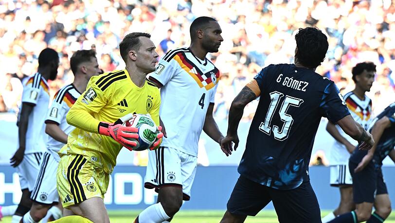 Im Elfmeterschie&szlig;en im Fokus: Manuel Neuer.
