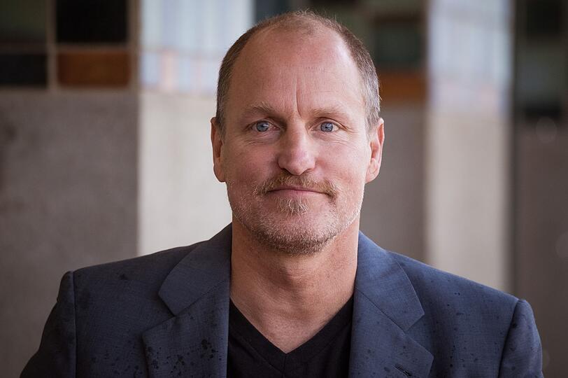 Kinogängern vor allem als Haymitch aus den "Mockingjay"-Filmen bekannt, machte Woody Harrelson zuletzt mit dem Oscar-Film "Three Billboards Outside Ebbing, Missouri" von sich reden. Seine Vergangenheit ist nicht weniger sensationell - aber auf düstere Weise. Kinogängern vor allem als Haymitch aus den "Mockingjay"-Filmen bekannt, machte Woody Harrelson zuletzt mit dem Oscar-Film "Three Billboards Outside Ebbing, Missouri" von sich reden. Seine Vergangenheit ist nicht weniger sensationell - aber auf düstere Weise.