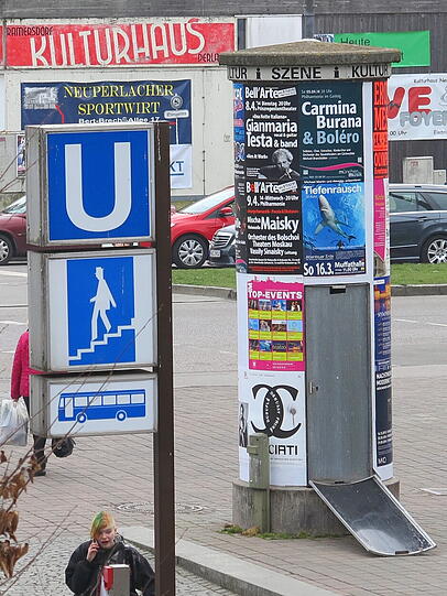 Was verbirgt sich in der Litfaßsäule?