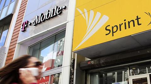 Filialen der Telekom-Tochter T-Mobile US Inc. und des bisherigen Rivalen Sprint.