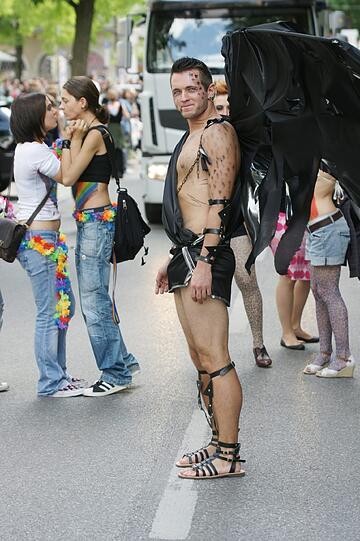 Tausende Schwule und Lesben sorgen am Samstag für gute Stimmung in der Münchner Innestadt. Die AZ zeigt die ausgeflipptesten Bilder vom Christopher Street Day.