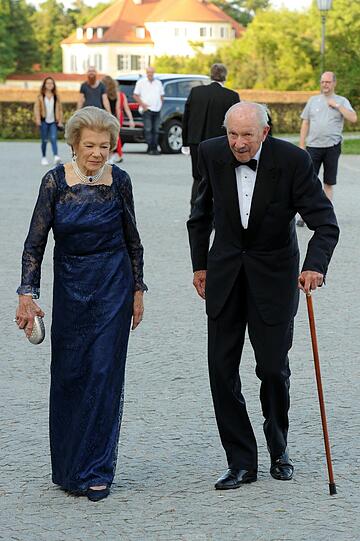 Am Samstag auf Schloss Nymphenburg: Dr. Wilhelm Winterstein mit Frau Adelheid