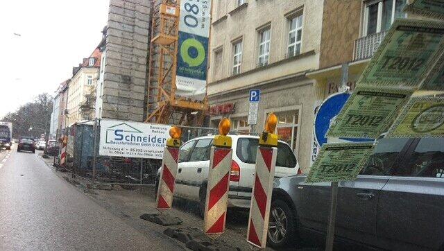 Morgens Stau - und auch abends wird's in der Humboldtstraße wegen der Baustelle eng. Morgens Stau - und auch abends wird's in der Humboldtstraße wegen der Baustelle eng.