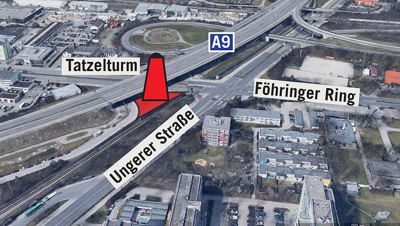 Hier soll der Tatzelturm (rot) entstehen. Hier soll der Tatzelturm (rot) entstehen.