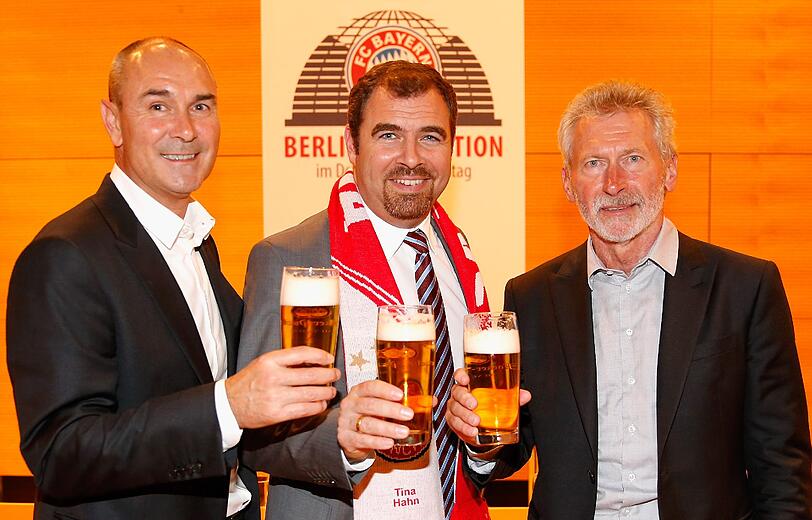Der FC Bayern darf ab sofort die "Berliner Fraktion" des Bundestags zu seinen Fanklubs zählen.