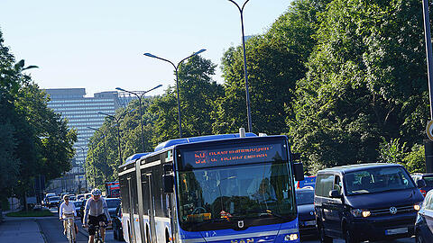 Verkehrskollaps in München: auch die Busse schleichen mit