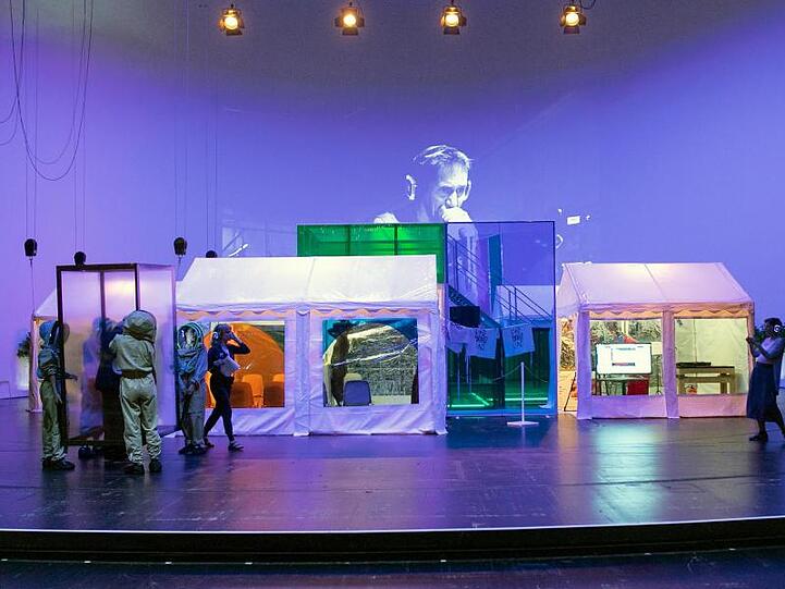 "Das Bauhaus &ndash; Ein rettendes Requiem": Schauspieler bei der Generalprobe.
