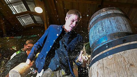Ein Bierfass anzapfen - das sollte ein M&uuml;nchner Oberb&uuml;rgermeister schaffen. (Archivbild)