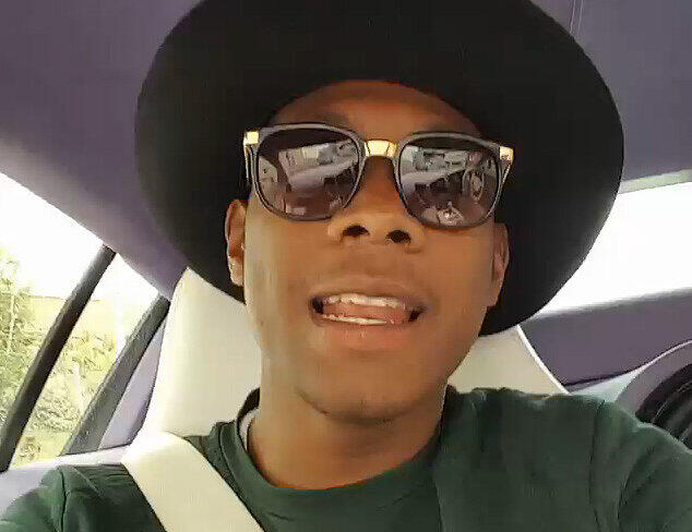 Gut gelaunt auf der Heimreise: David Alaba.
