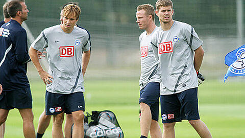 Vier Münchner in Berlin (von links): Trainer Markus Babbel, Mittelfeldspieler Andreas Ottl, Außenverteidiger Christian Lell und Torwart Thomas Kraft.