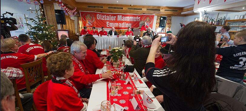Uli Hoeneß besucht die "Oiztaler Mammuts Emmading" - Die Bilder