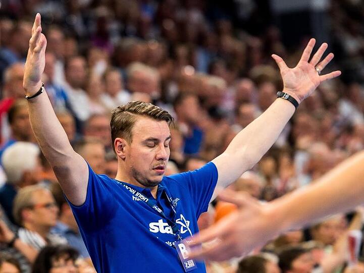 Kiels Trainer Filip Jicha führt seinen THW wieder an die Spitze.