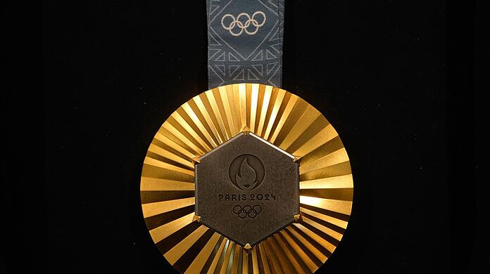 So eine Goldmedaille ist für Leichtathleten in Paris 50.000 Dollar wert So eine Goldmedaille ist für Leichtathleten in Paris 50.000 Dollar wert