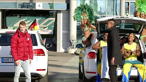 Maximilian Arnold und Luiz Gustavo kämpfen um die Fan-Ehre