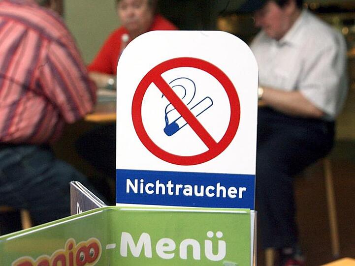 In bayerischen Gaststätten darf weiter nicht geraucht  werden.